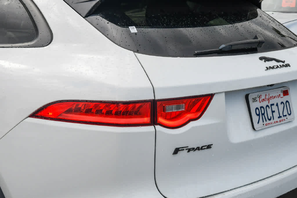 Used 2017 Jaguar F-PACE Premium AWD/4WD image 6