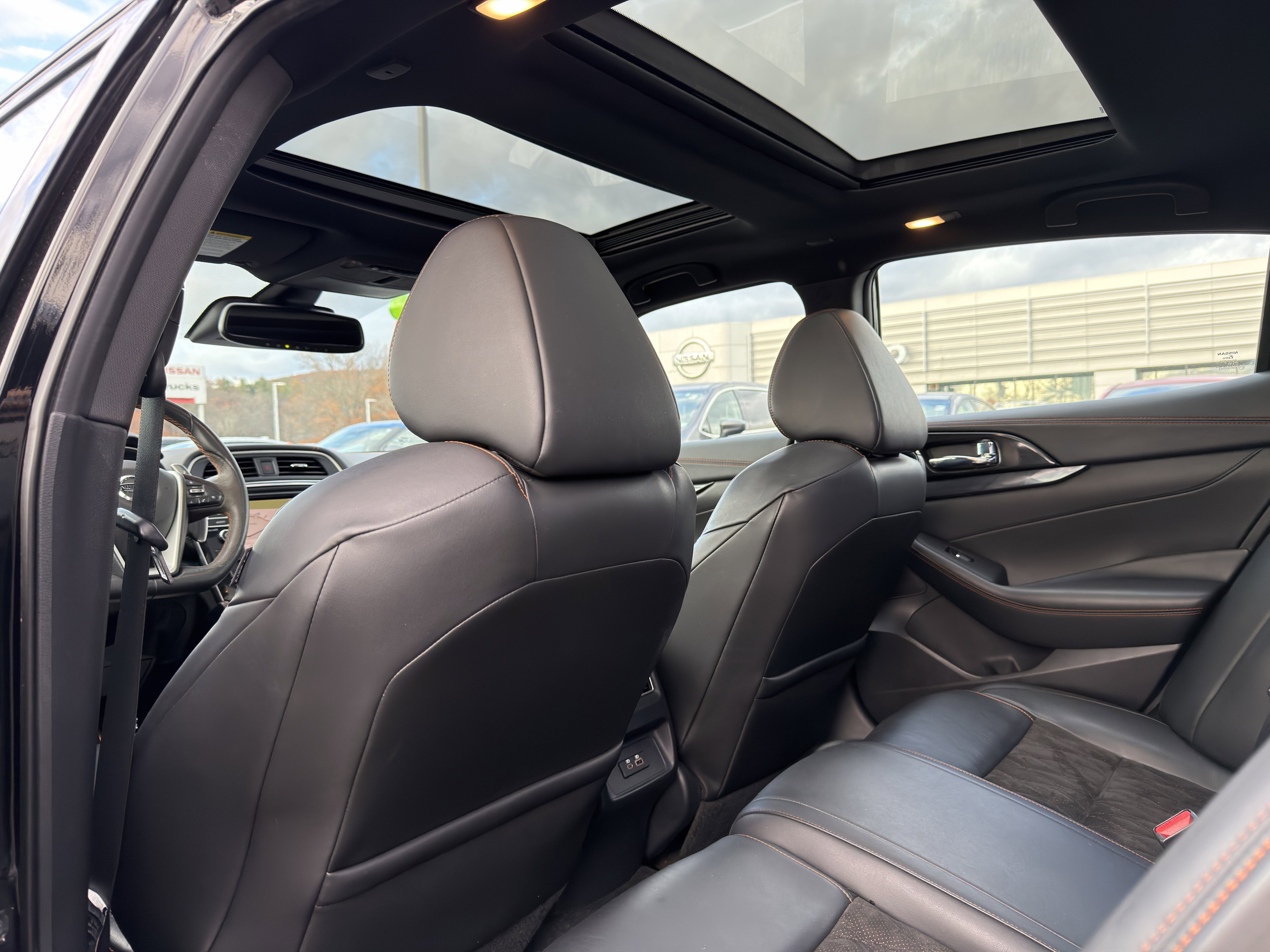 Used 2019 Nissan Maxima SR w/ Premium Package image 28