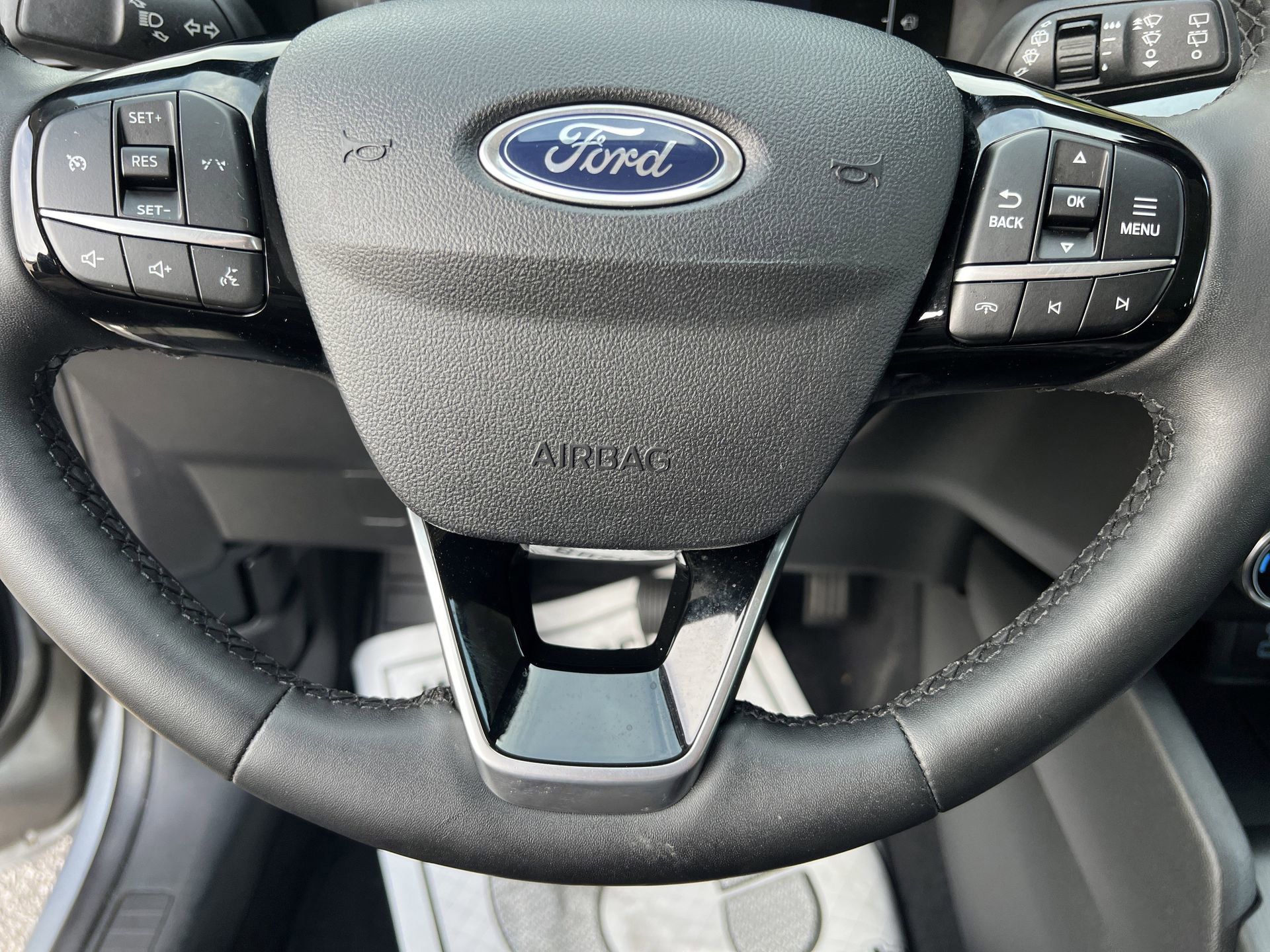 Used 2023 Ford Escape Active w/ Cold Weather Package FWD image 9