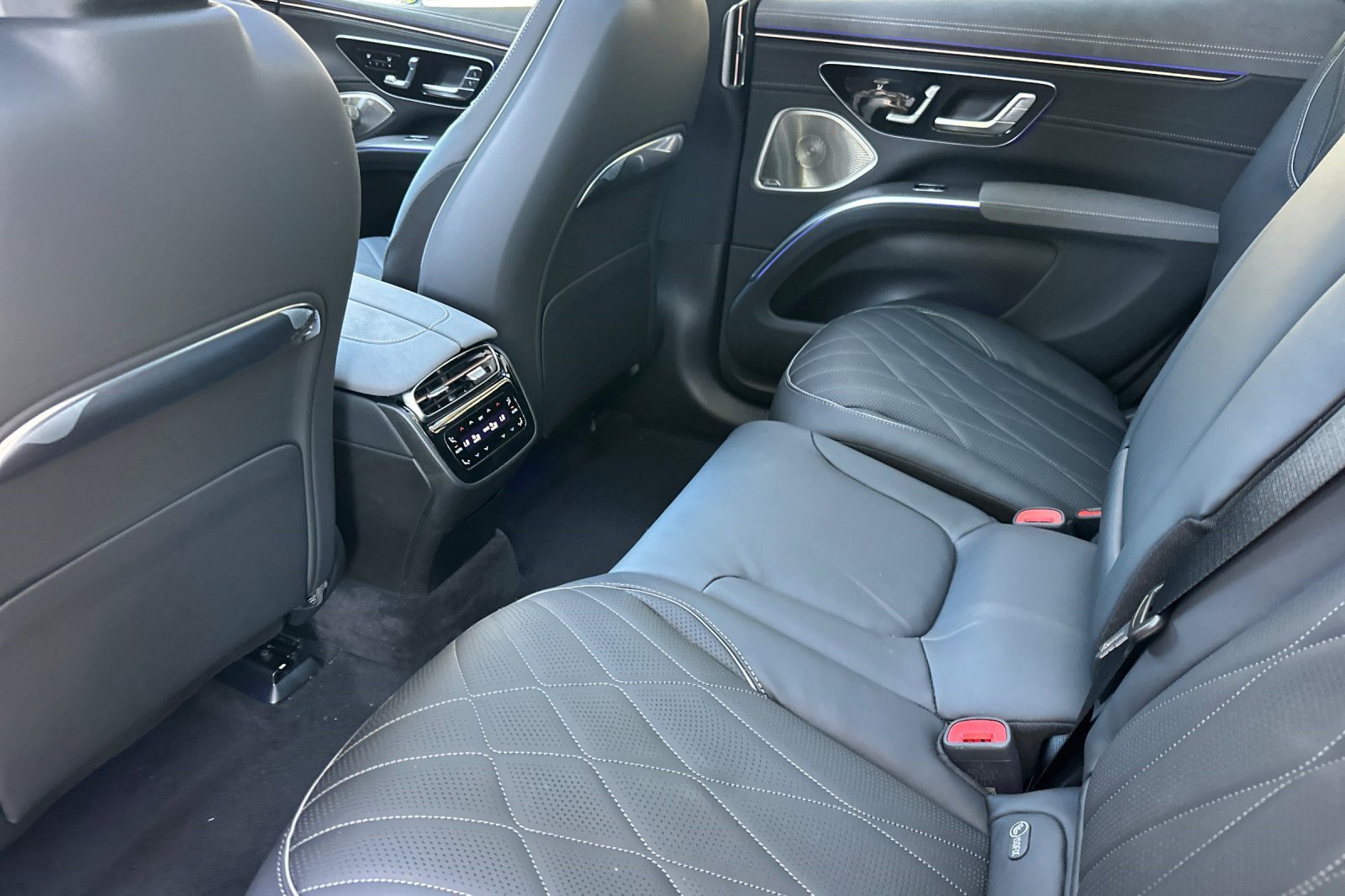 New 2026 Mercedes-Benz EQS 550 4MATIC SUV image 25
