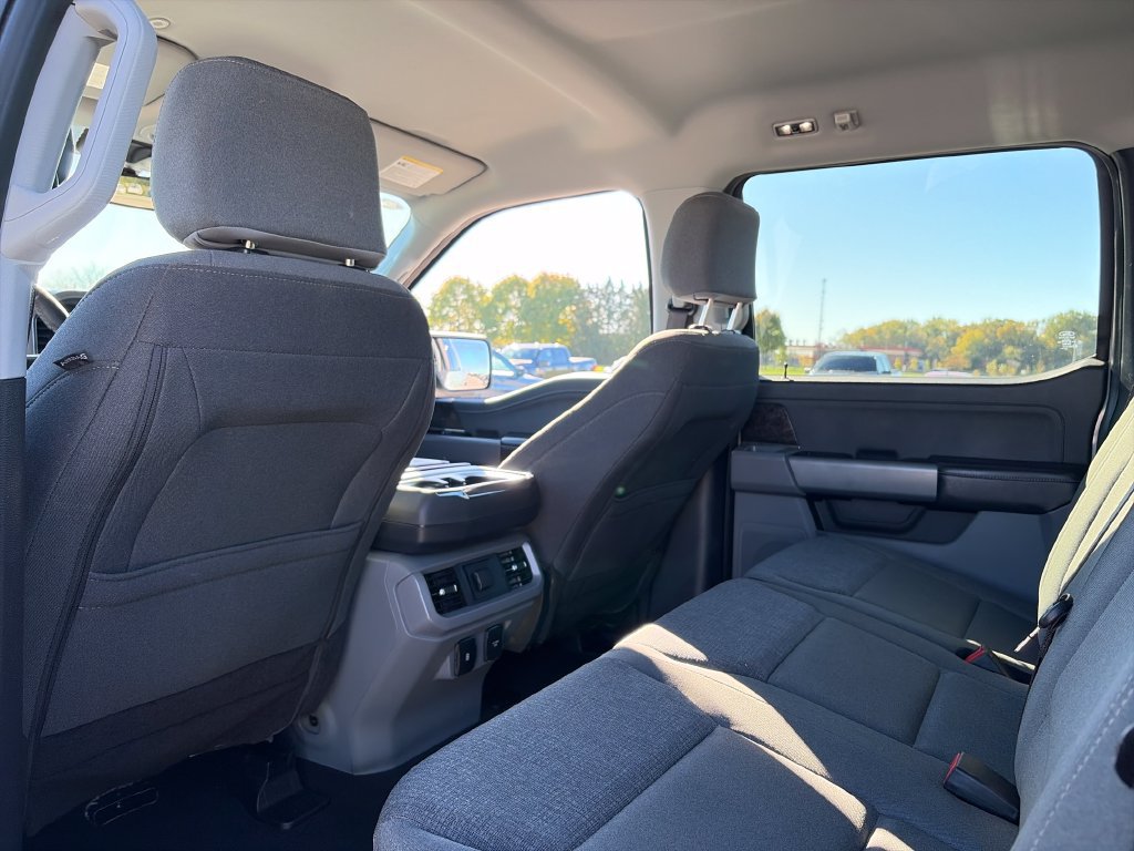 Used 2024 Ford F150 Lightning XLT AWD/4WD image 33
