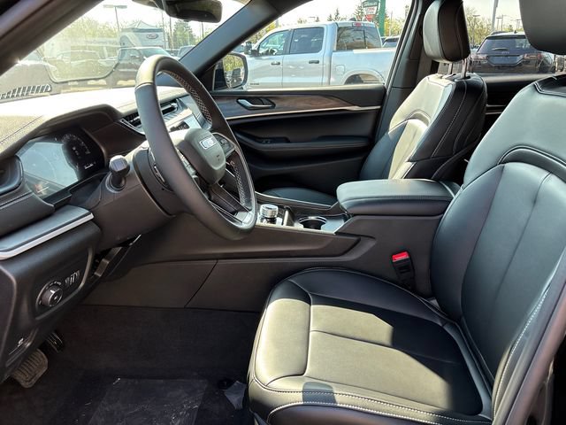 New 2026 Jeep Grand Cherokee L Limited w/ Limited Altitude Package AWD/4WD image 6