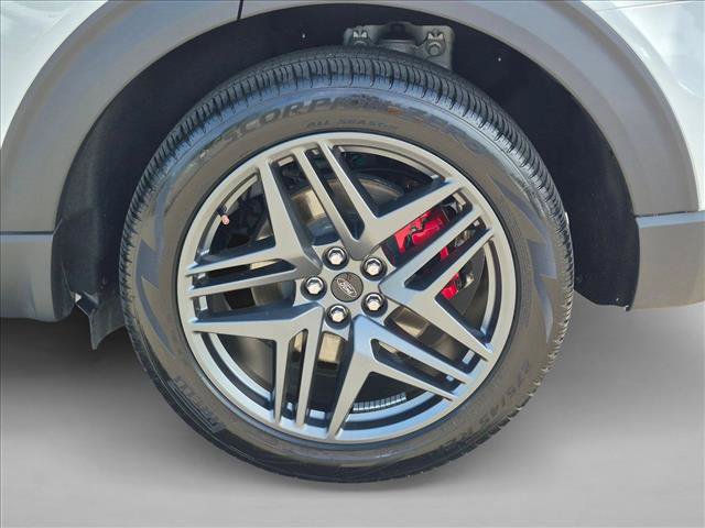 Used 2025 Ford Explorer ST AWD/4WD image 24