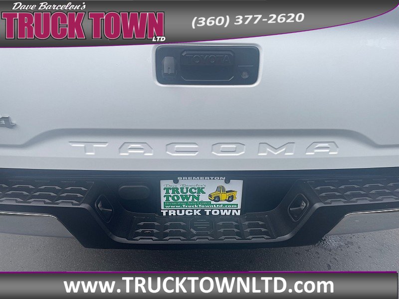 Used 2022 Toyota Tacoma SR5 w/ SR5 Appearance Package (SM) AWD/4WD image 35