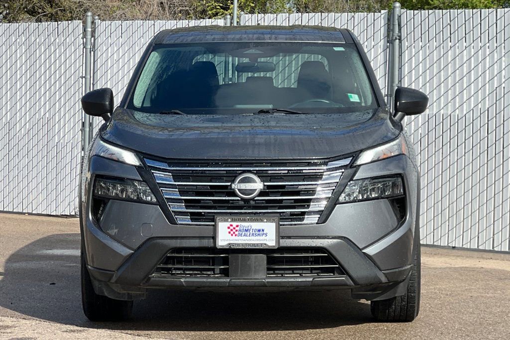 Used 2024 Nissan Rogue S AWD/4WD image 6