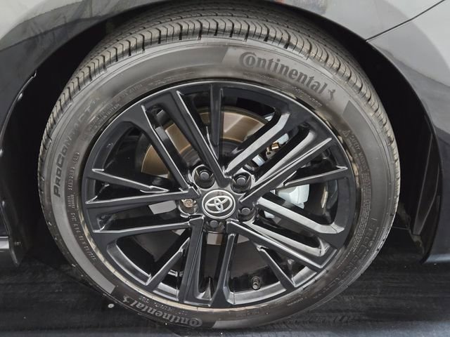 Used 2025 Toyota Camry SE image 9