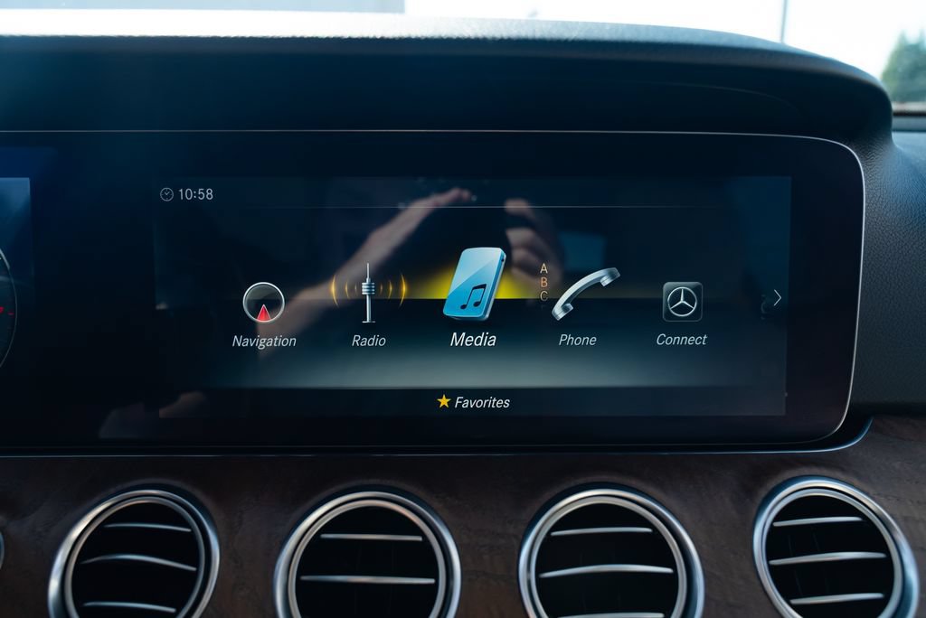 Used 2019 Mercedes-Benz E 300 image 13