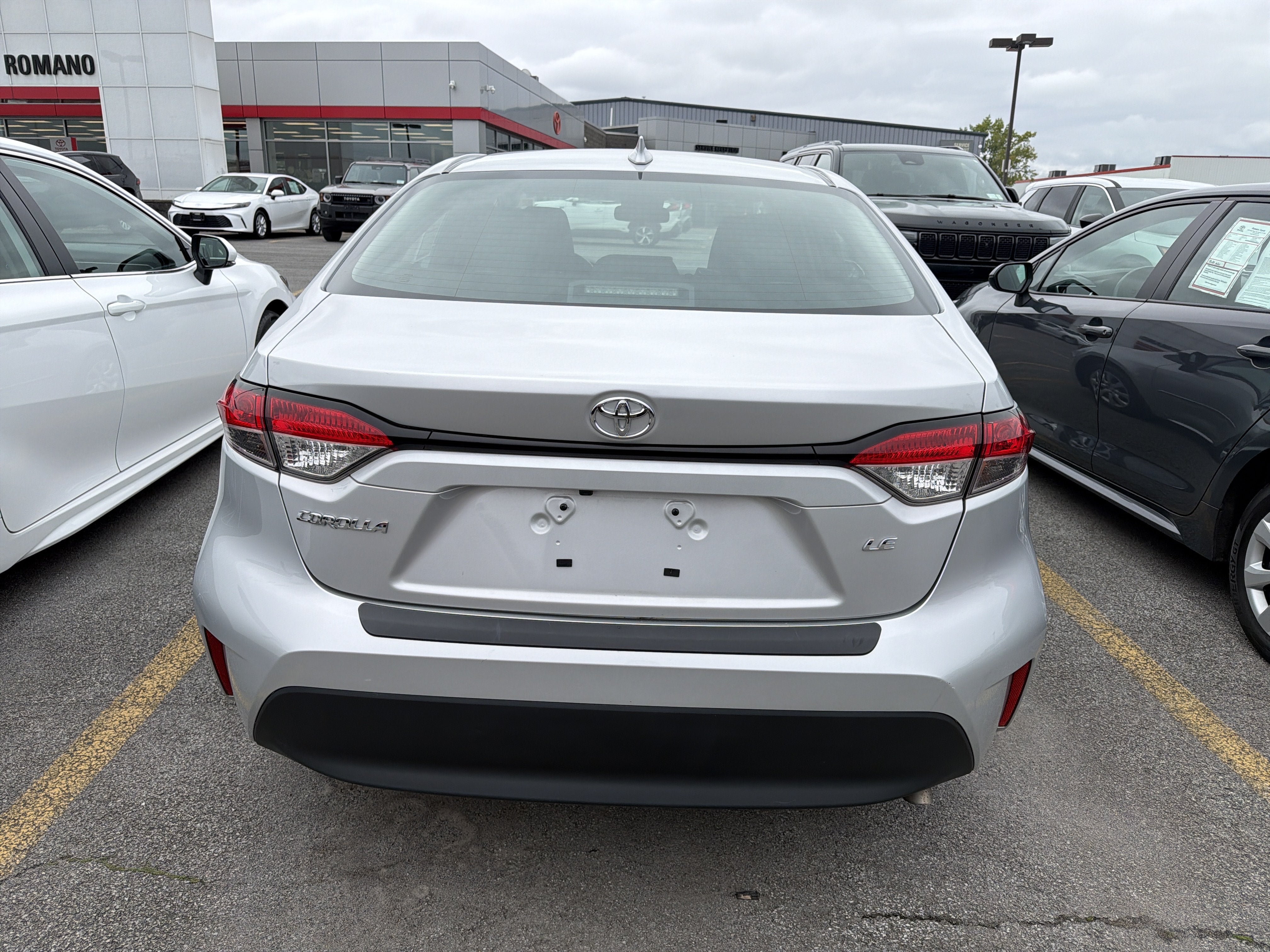 Used 2024 Toyota Corolla LE FWD image 6
