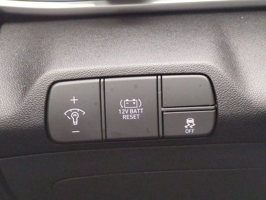 New 2026 Hyundai Elantra Limited image 28