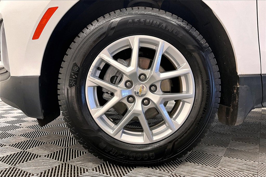 Used 2023 Chevrolet Equinox LT w/ LPO, Floor Liner Package image 8