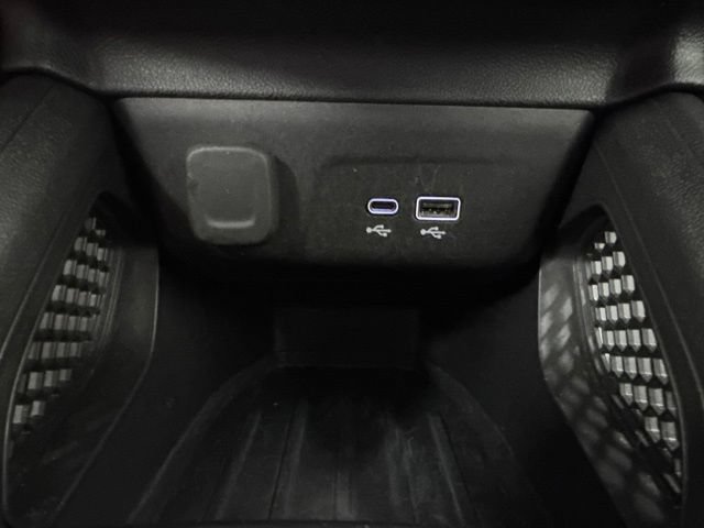 Used 2025 Chevrolet TrailBlazer LT AWD/4WD image 18
