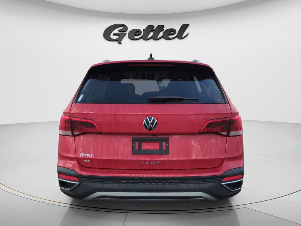 Used 2023 Volkswagen Taos SE w/ Panoramic Sunroof Package FWD image 6