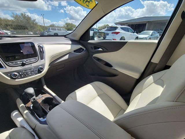 Used 2022 Chevrolet Malibu Premier image 3