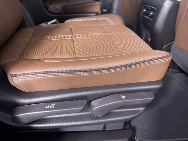 New 2026 Chevrolet Tahoe High Country w/ Sun And Tow Package AWD/4WD image 25