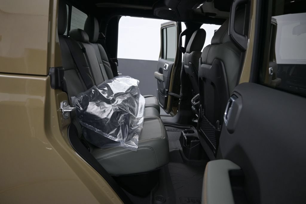New 2026 Jeep Gladiator Mojave w/ Safety Group AWD/4WD image 15