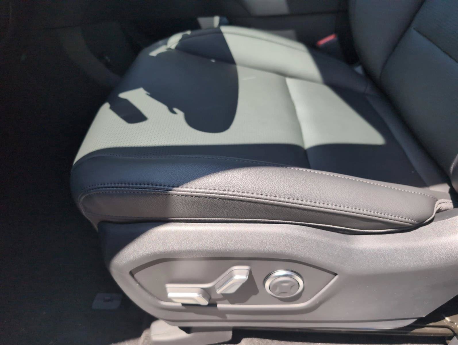 New 2026 Hyundai Santa Fe Limited FWD image 4