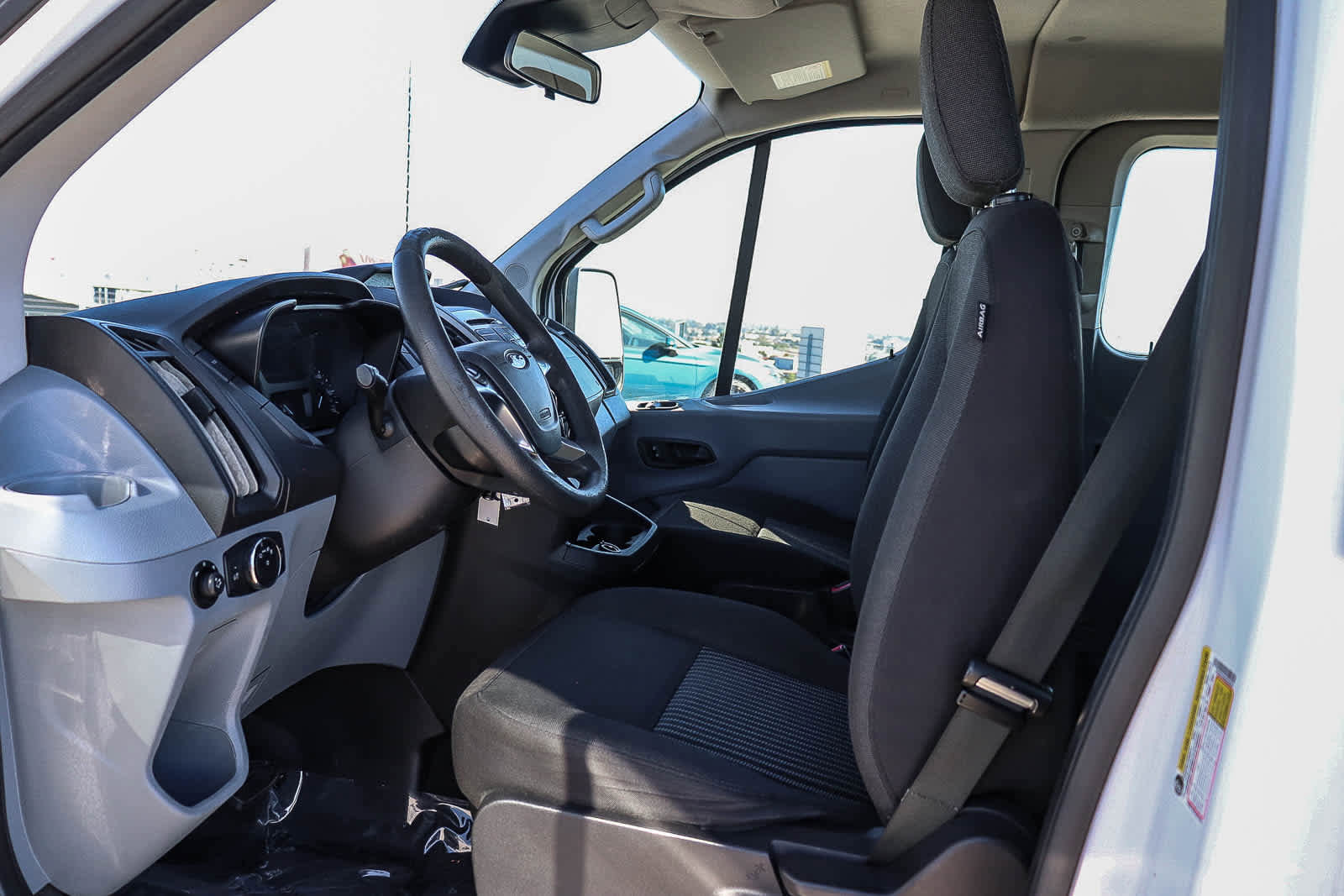 Used 2019 Ford Transit 350 XLT image 18