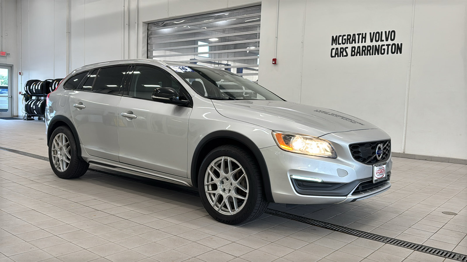 Used 2016 Volvo V60 T5 Cross Country w/ Convenience Package AWD/4WD image 3