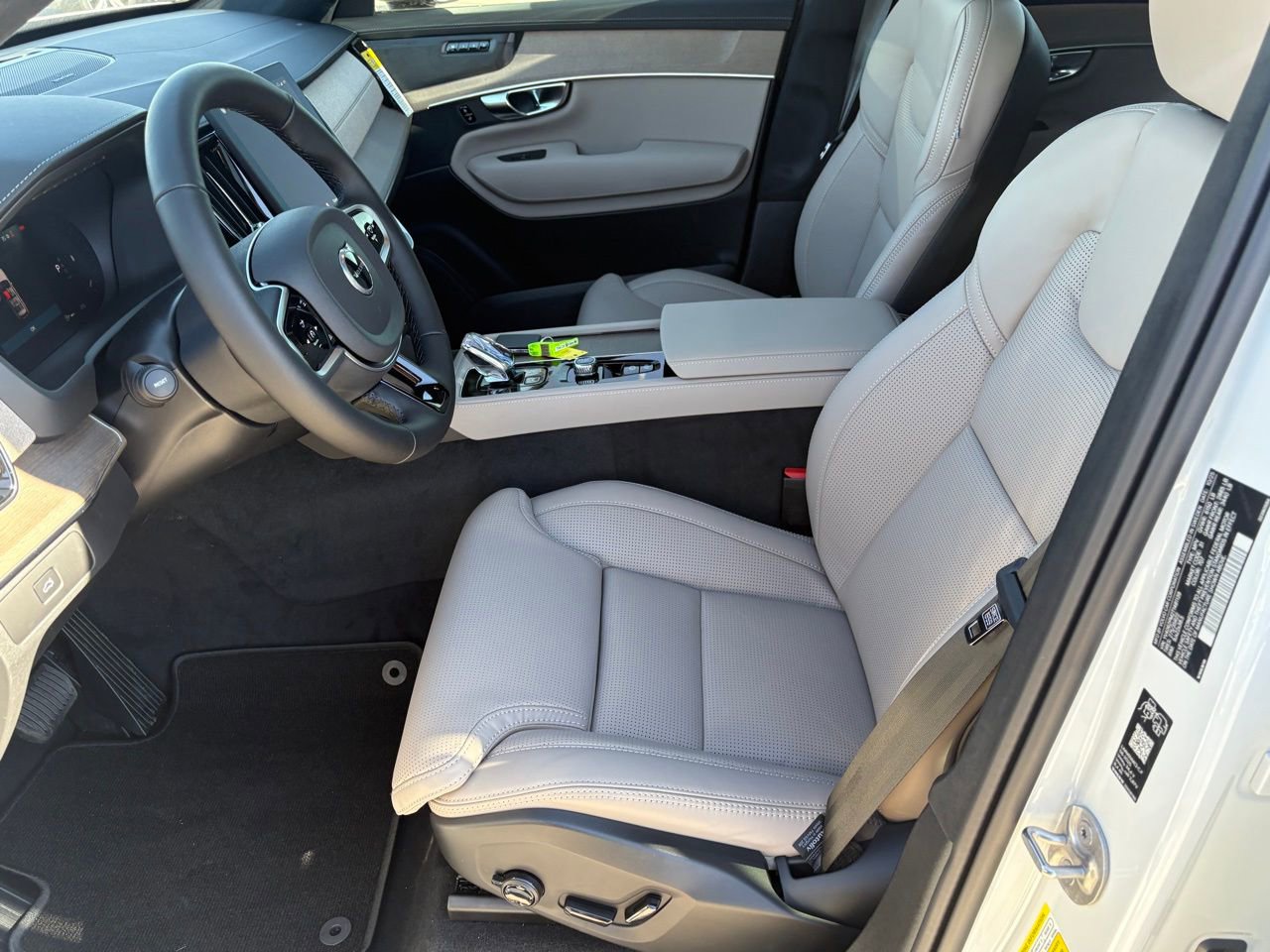 New 2026 Volvo XC90 B6 Ultra w/ Lounge Package image 20