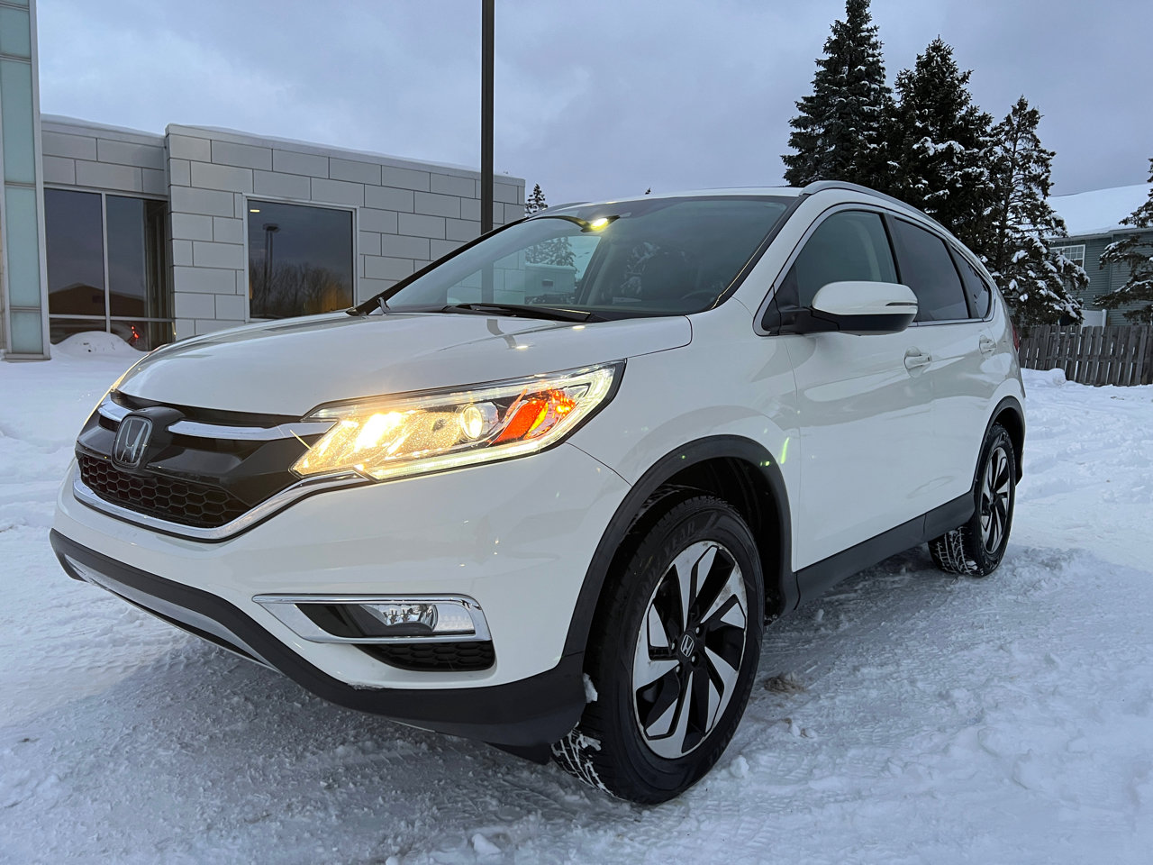Used 2016 Honda CR-V Touring image 2