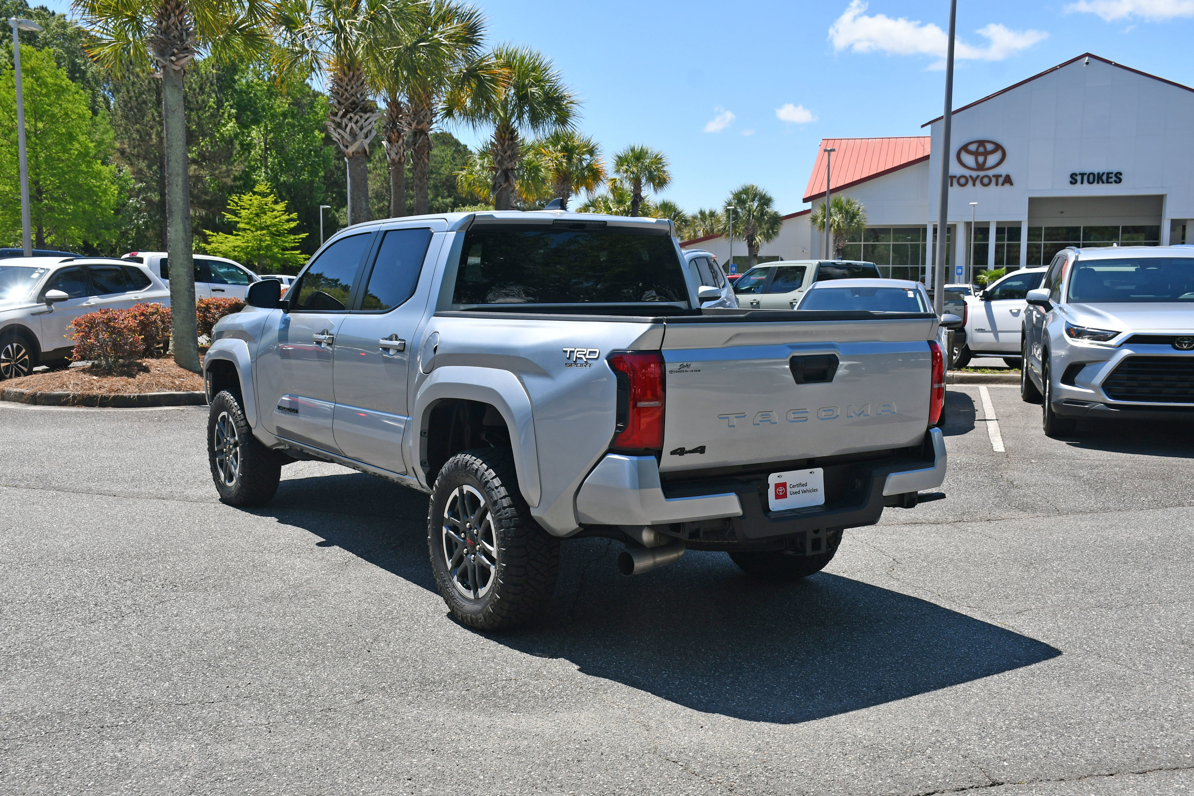 Used 2025 Toyota Tacoma TRD Sport AWD/4WD image 3