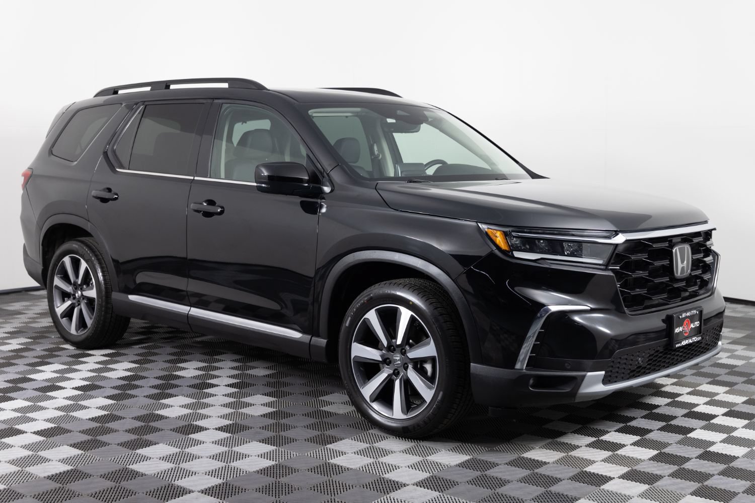 Used 2023 Honda Pilot Touring image 10
