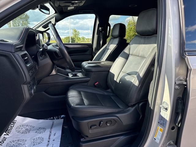 Used 2022 Chevrolet Suburban RST w/ Sport Performance Package image 20