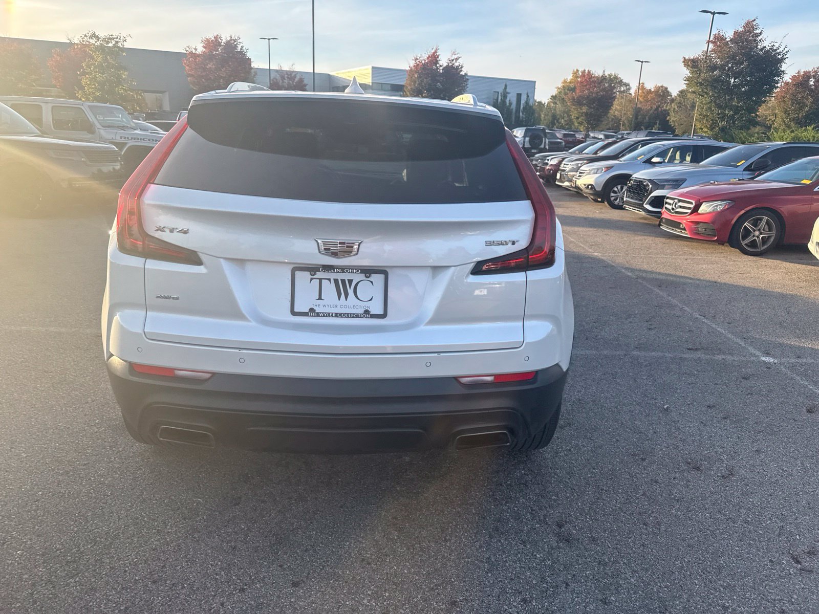 Used 2022 Cadillac XT4 Luxury w/ Cold Weather Package AWD/4WD image 6