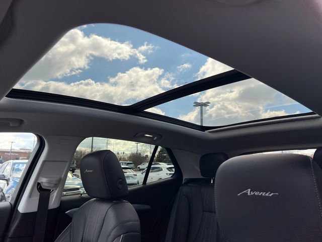 Certified 2025 Buick Envision Avenir image 26