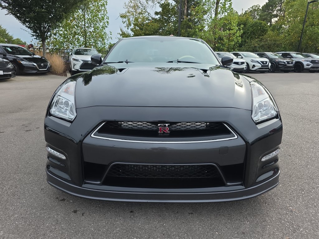 Used 2015 Nissan GT-R Premium AWD/4WD image 11