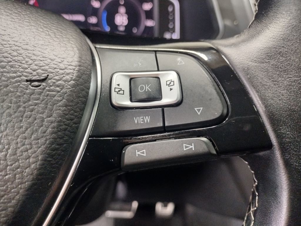 Used 2020 Volkswagen Tiguan SEL Premium R-Line image 31