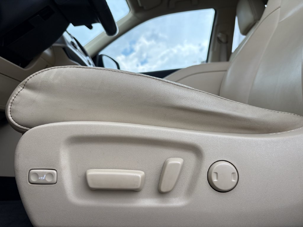 Used 2018 Toyota Highlander XLE FWD image 12