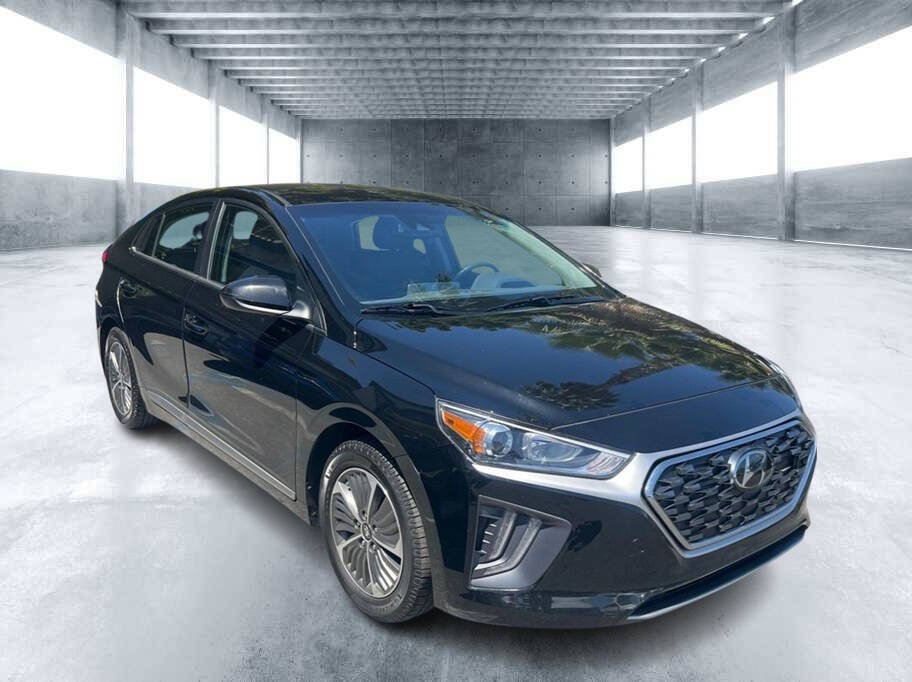 Used 2022 Hyundai Ioniq SE FWD image 2