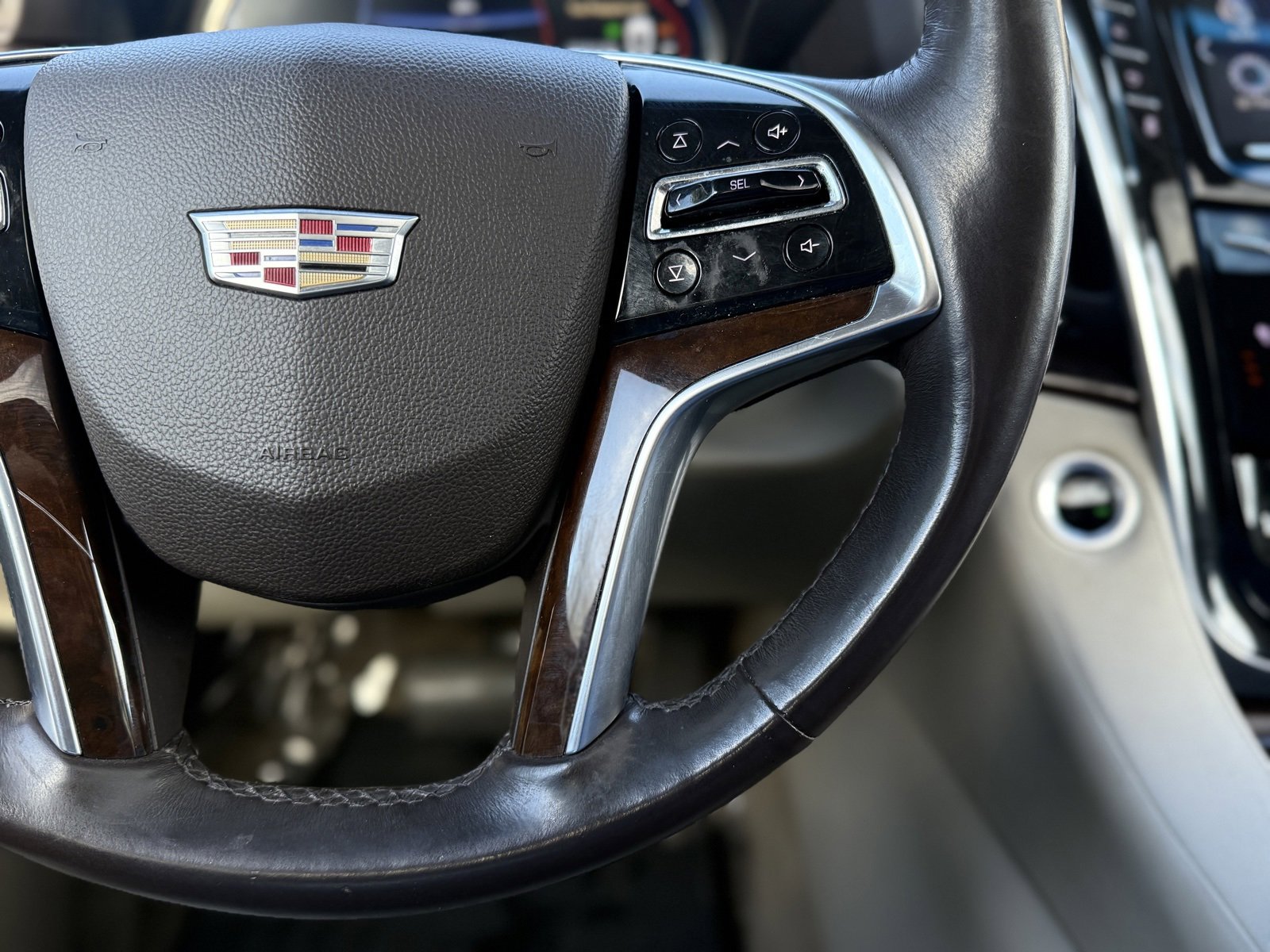 Used 2017 Cadillac Escalade Premium Luxury image 26