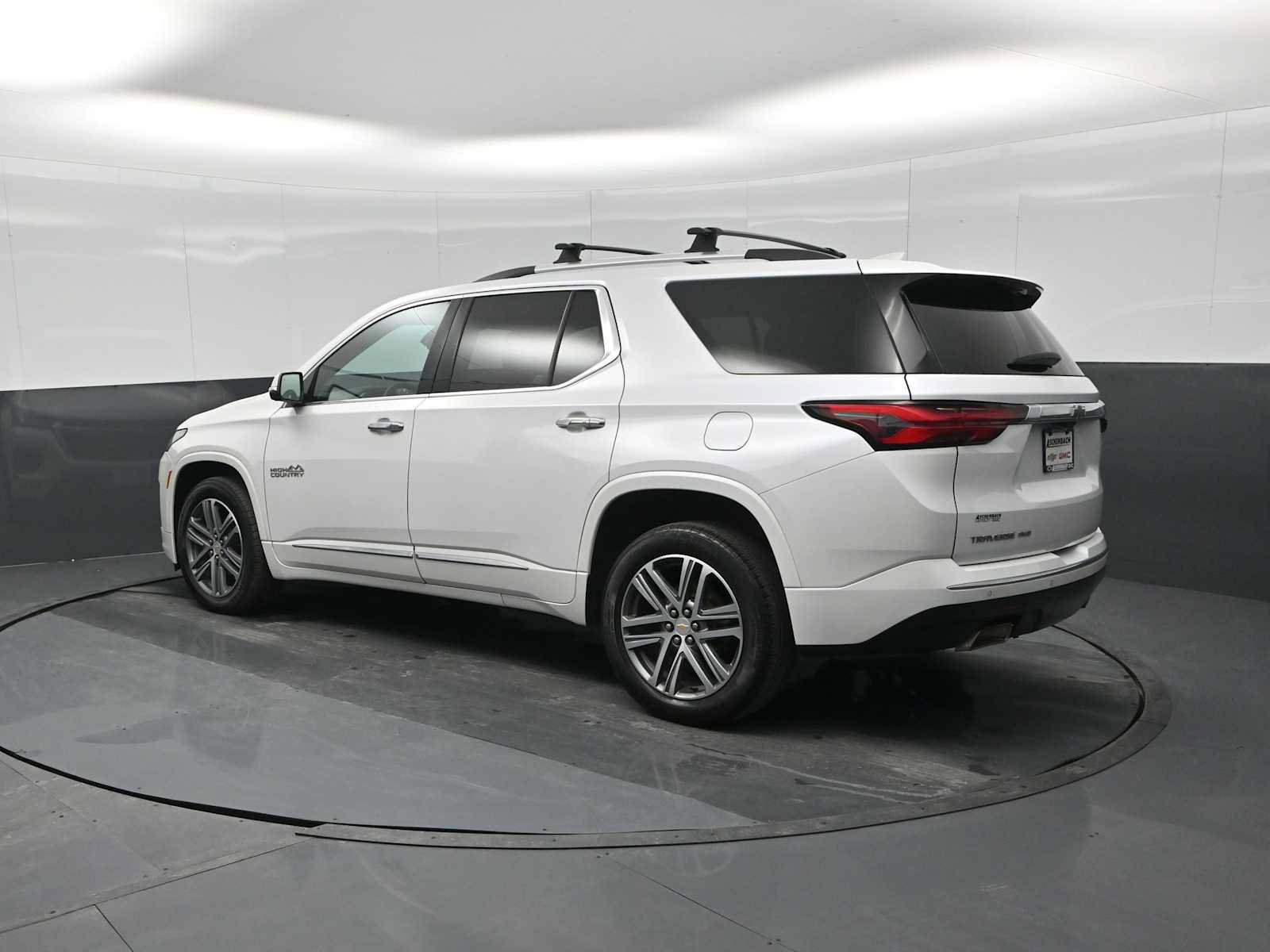 Used 2023 Chevrolet Traverse High Country image 6