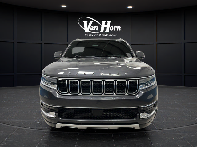 Used 2022 Jeep Wagoneer Series II w/ Premium Group I AWD/4WD image 2