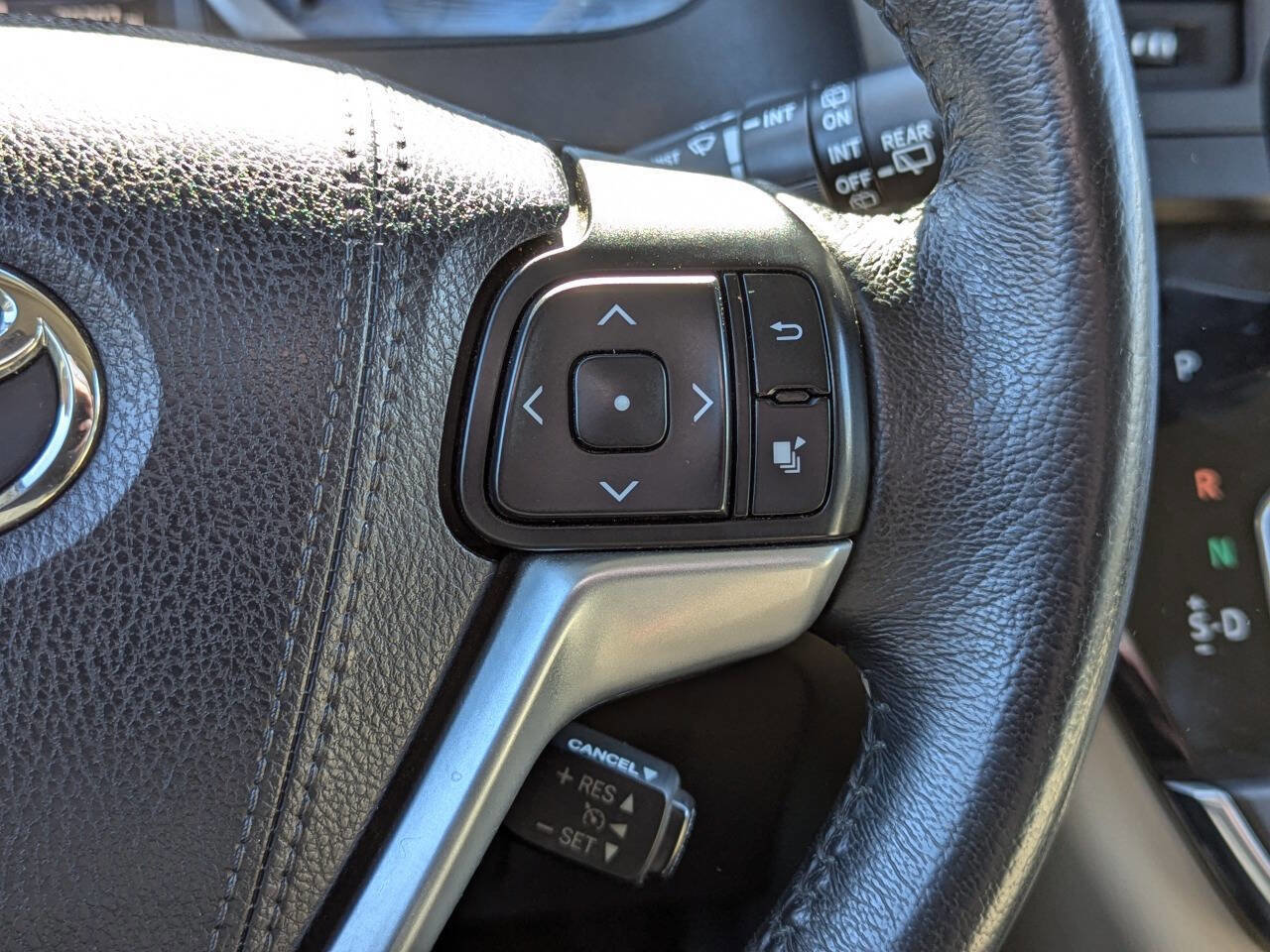 Used 2017 Toyota Sienna XLE image 25