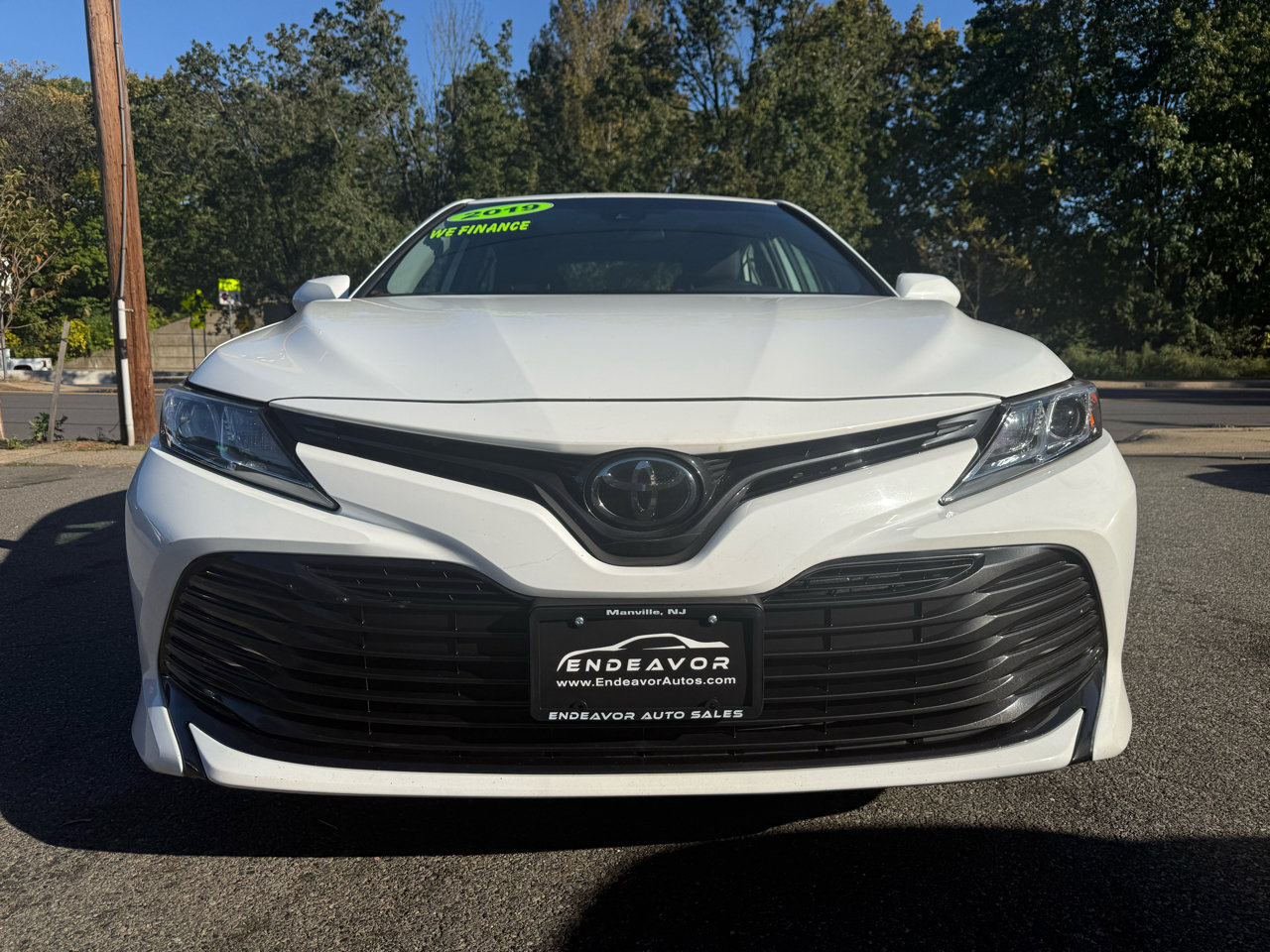 Used 2019 Toyota Camry LE image 2