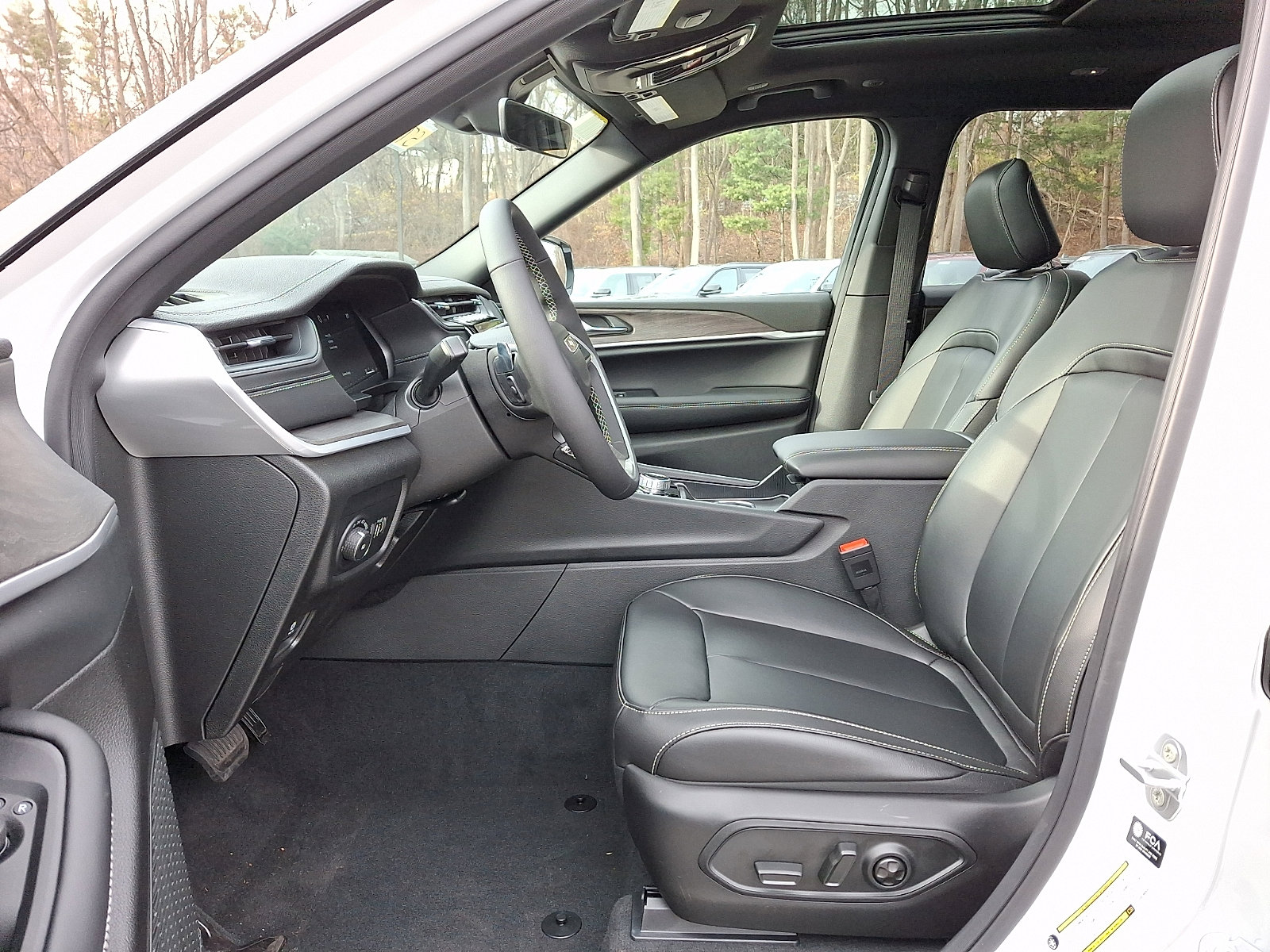 New 2025 Jeep Grand Cherokee L Limited image 9