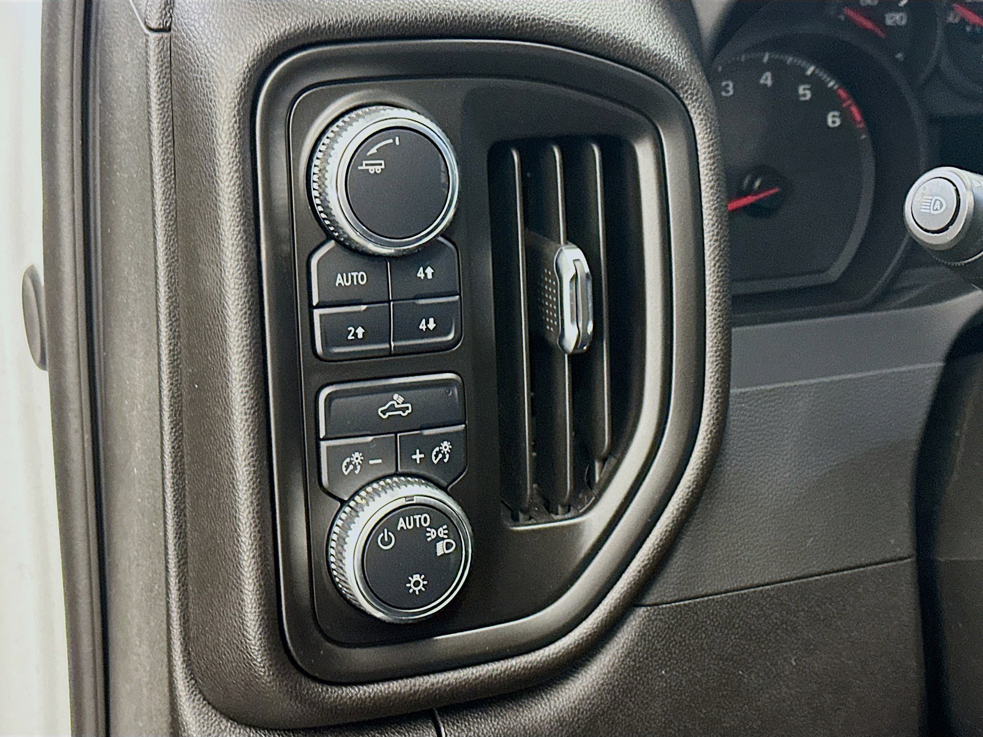 Used 2025 GMC Sierra 1500 Pro w/ Graphite Edition AWD/4WD image 17