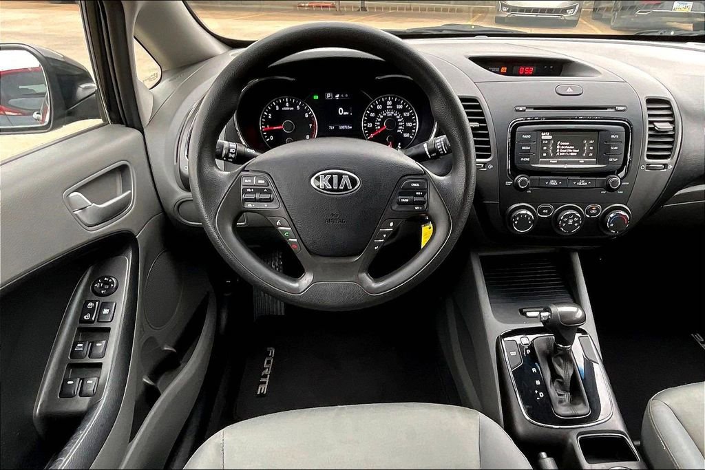 Used 2017 Kia Forte LX w/ LX Popular Package image 5