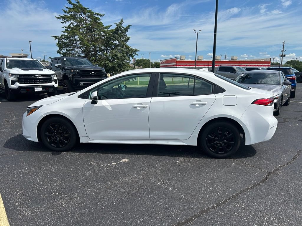 Used 2026 Toyota Corolla LE FWD image 6