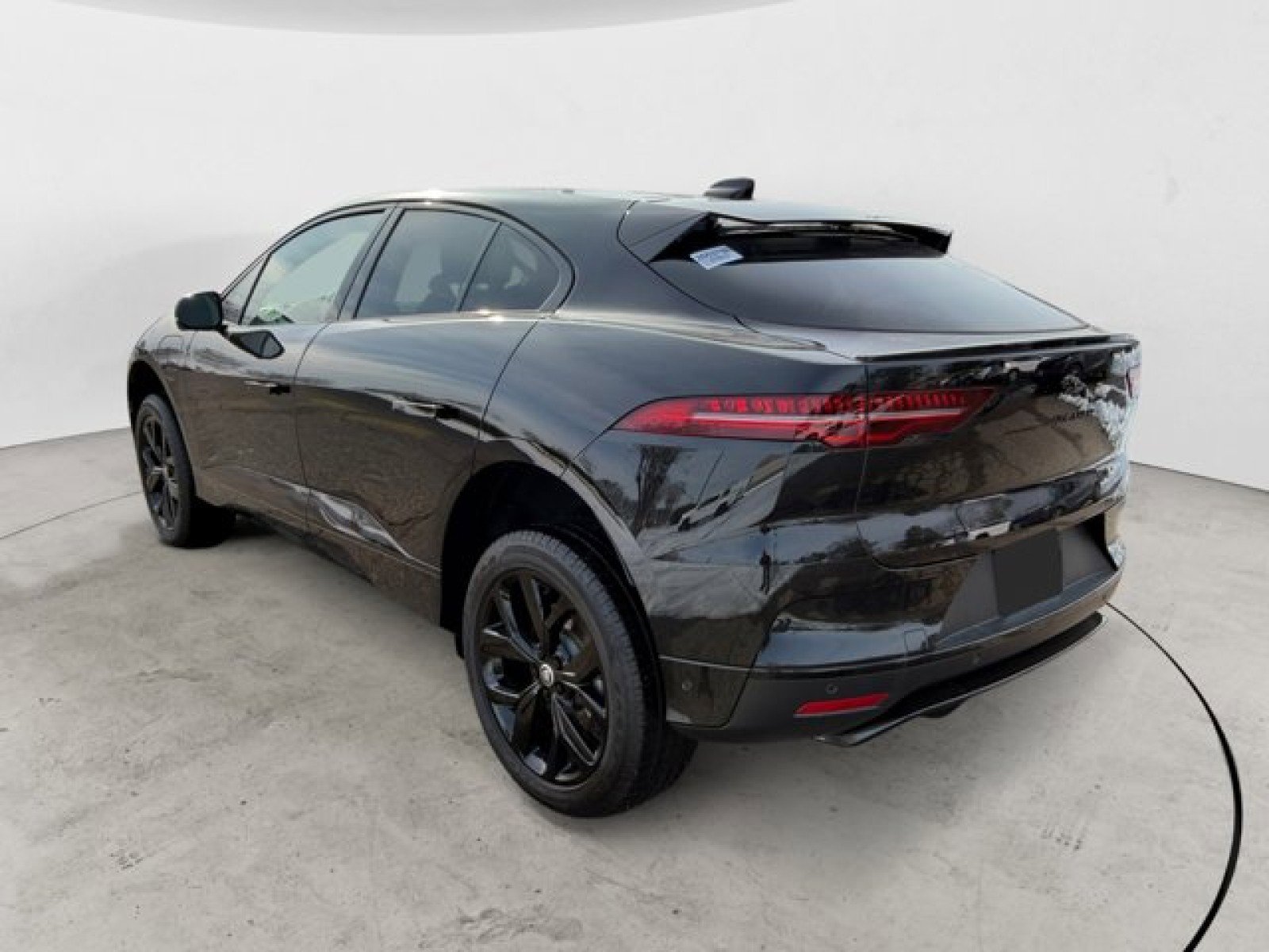 Used 2024 Jaguar I-PACE R-Dynamic HSE image 6