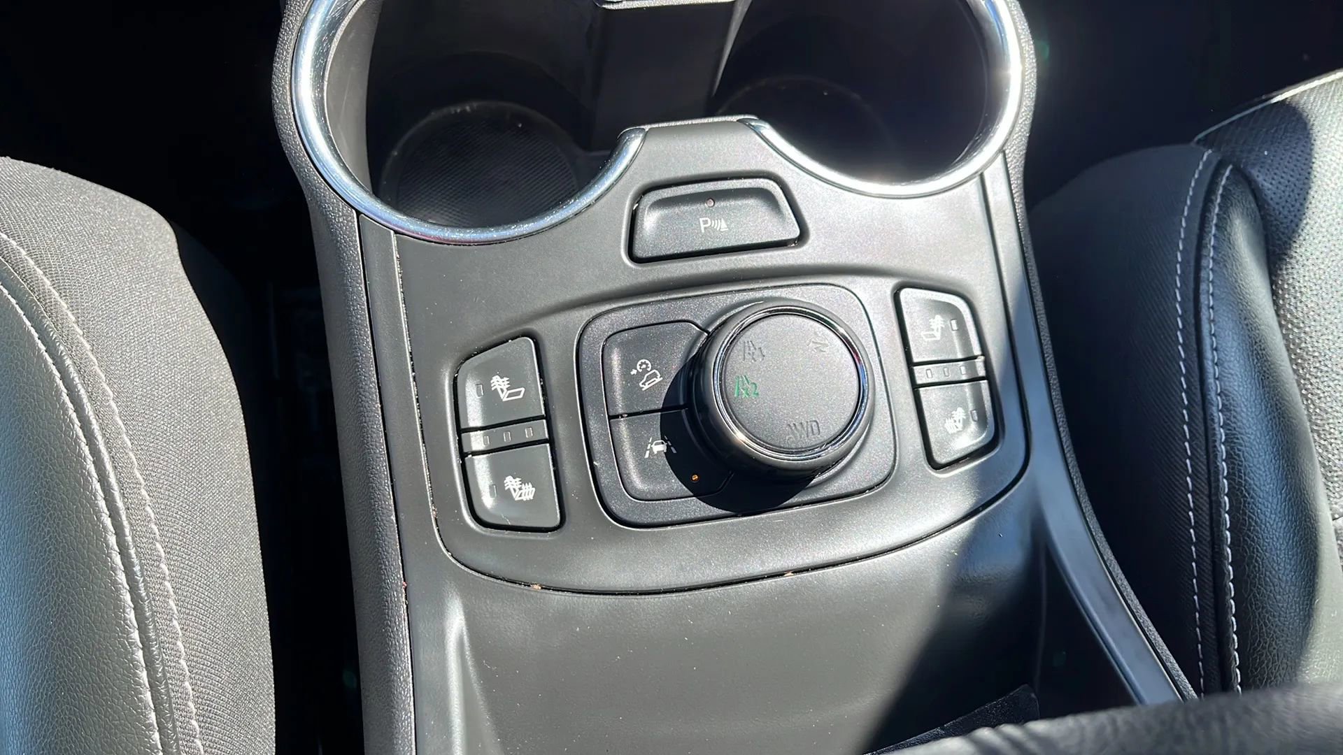 Used 2022 GMC Terrain SLT w/ Tech Package image 28