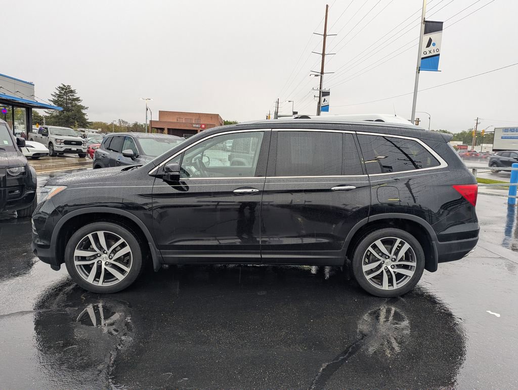 Used 2017 Honda Pilot Touring image 8