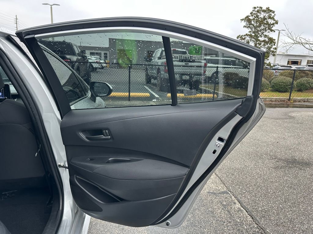 Used 2022 Toyota Corolla LE image 27