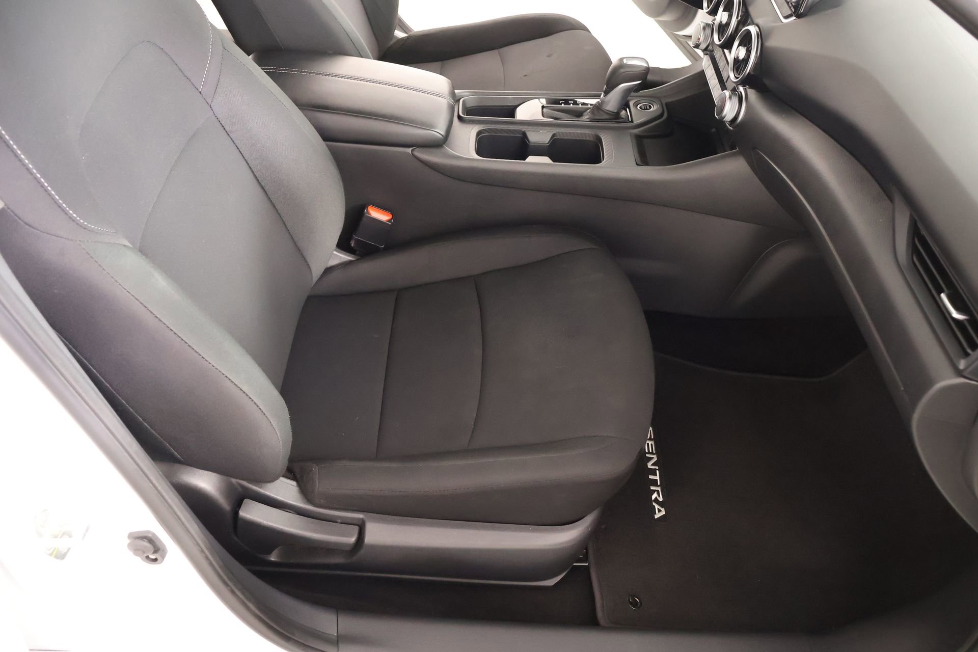 Used 2025 Nissan Sentra S image 12