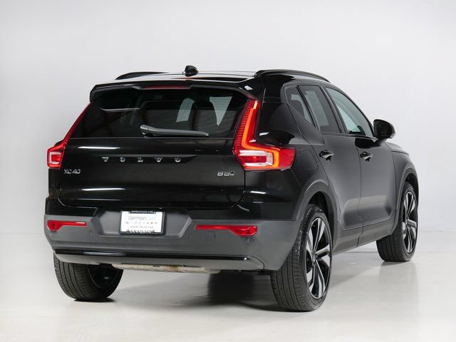 Used 2025 Volvo XC40 B5 Plus AWD/4WD image 2