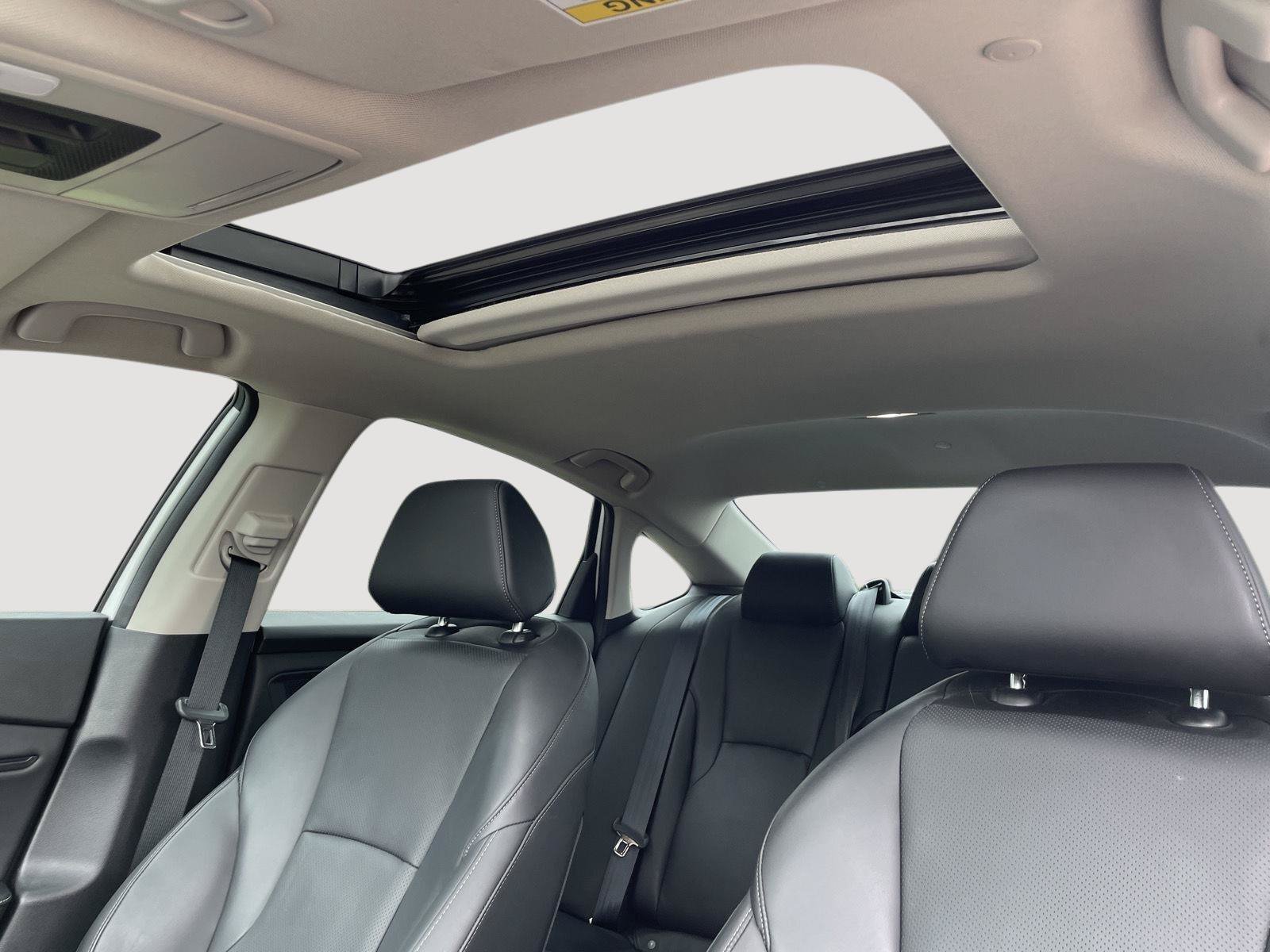 Used 2023 Honda Accord Touring image 4