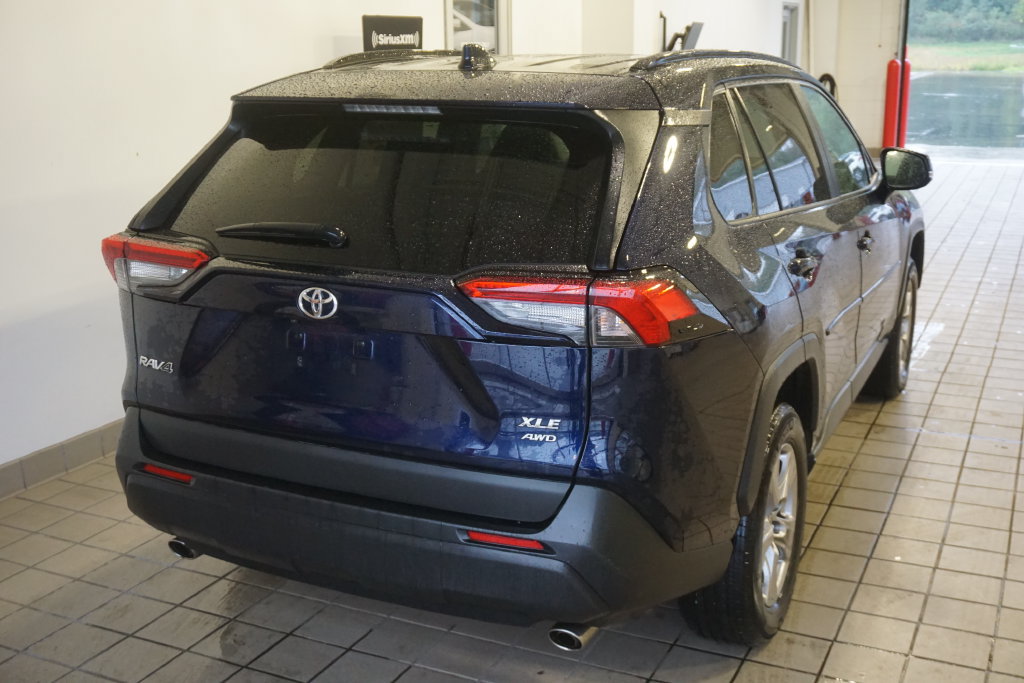 Used 2023 Toyota RAV4 XLE w/ Convenience Package AWD/4WD image 15